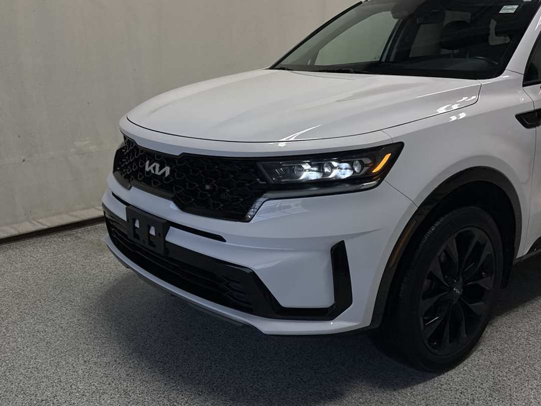 2023 Kia Sorento EX - Image 3