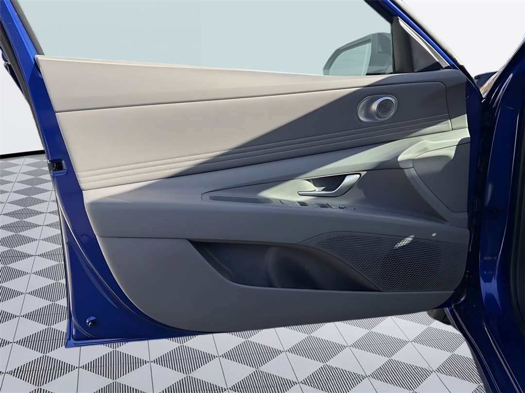 2026 Hyundai Elantra SEL Sport - Image 11