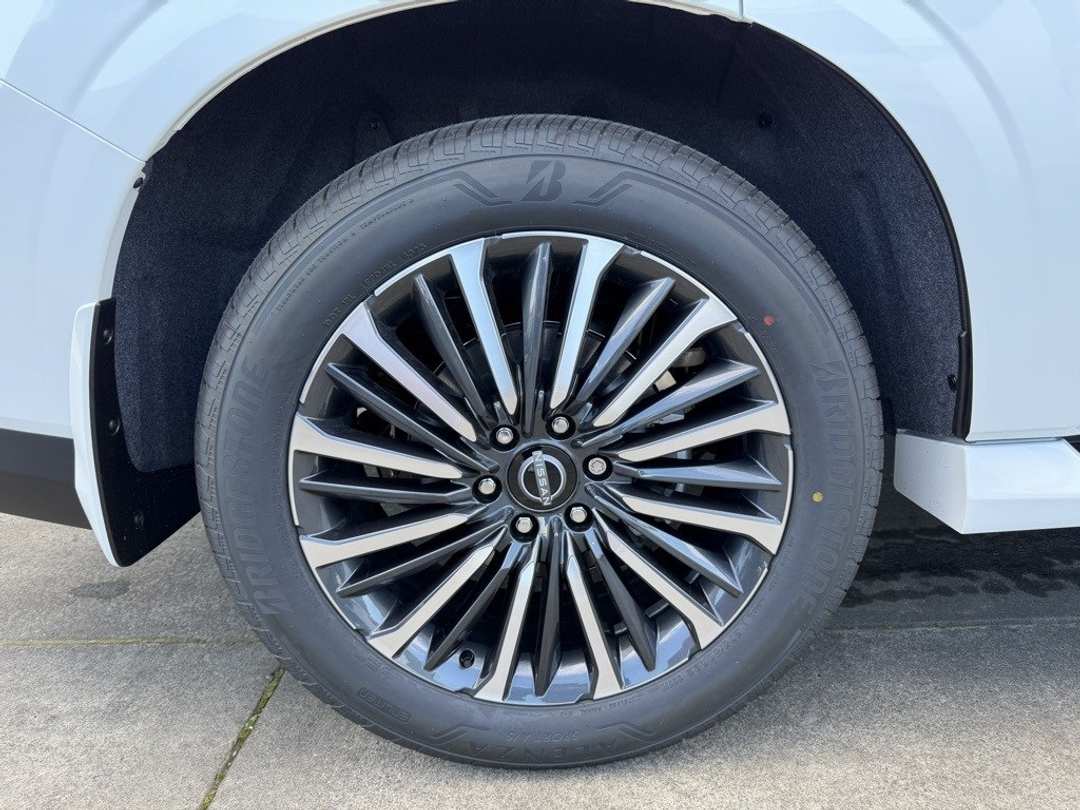 2026 Nissan Armada Platinum Reserve - Image 9