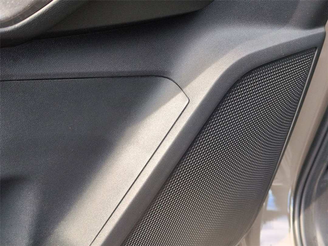 2025 Ford Ranger XLT - Image 11