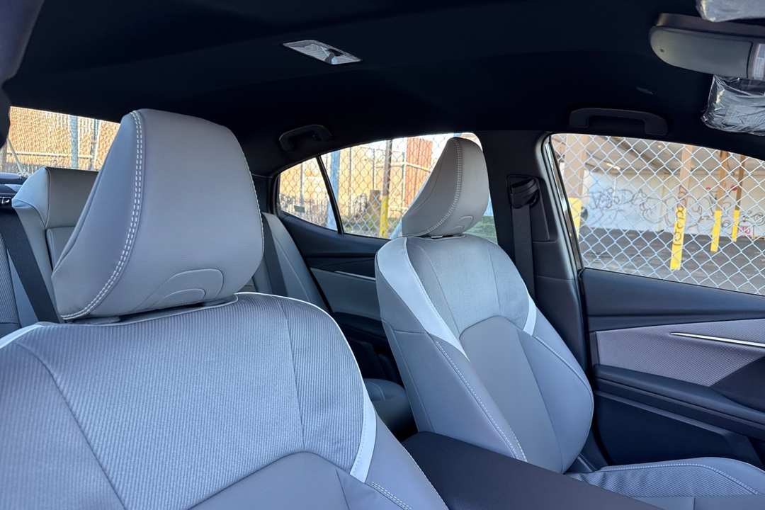 2026 Toyota Camry SE - Image 16