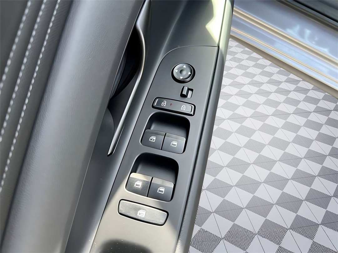 2026 Hyundai Elantra SEL Sport - Image 11