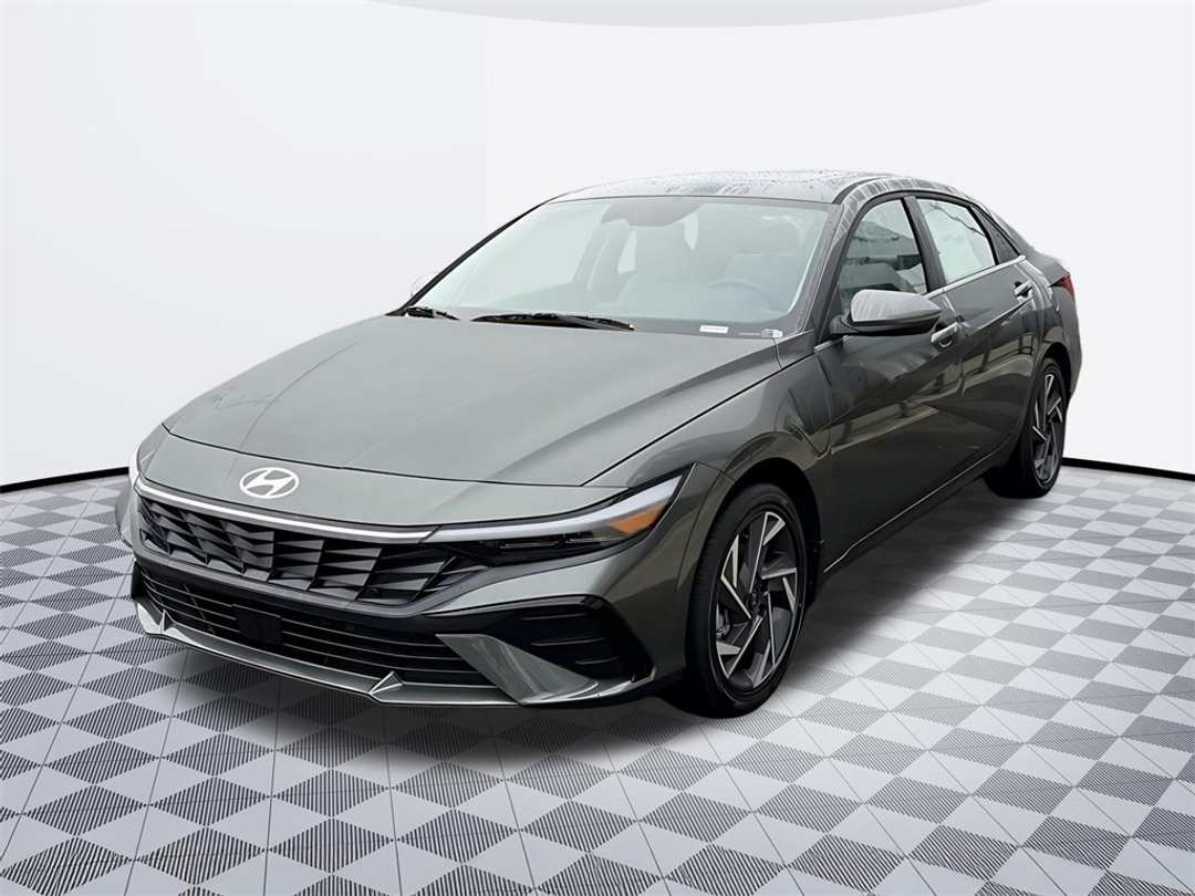 2026 Hyundai Elantra Limited - Image 4