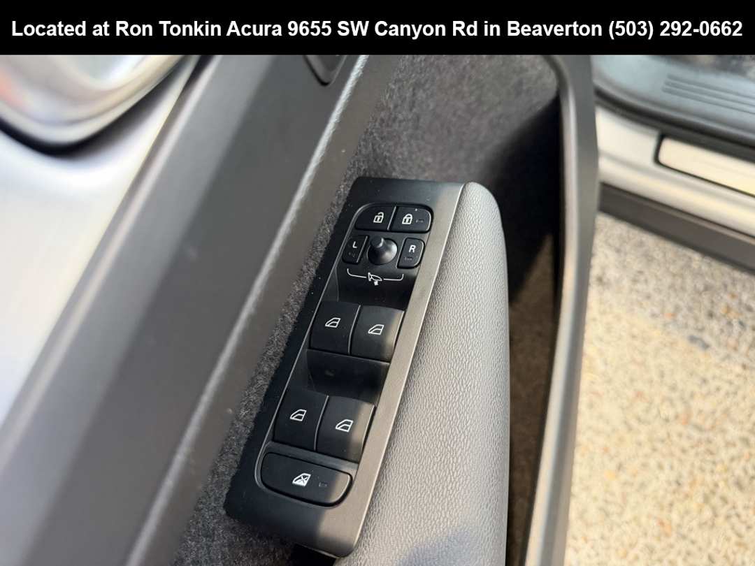 2024 Volvo Xc40 B5 Core - Image 14