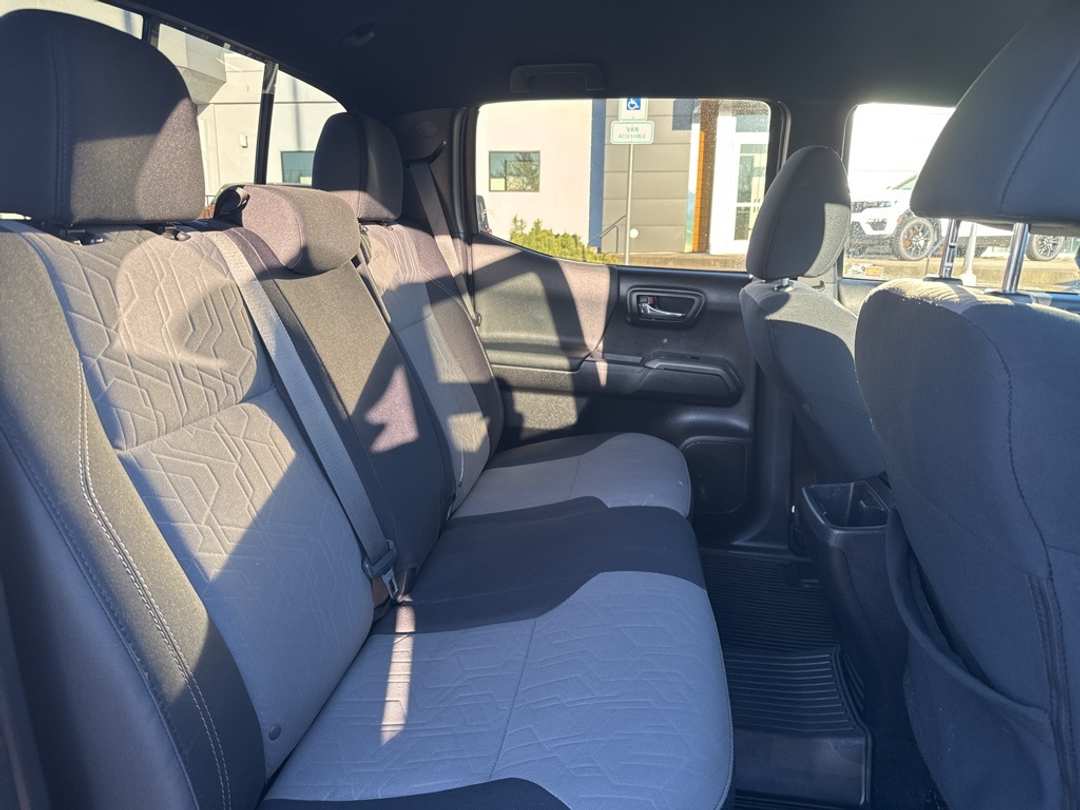 2020 Toyota Tacoma TRD Sport - Image 28