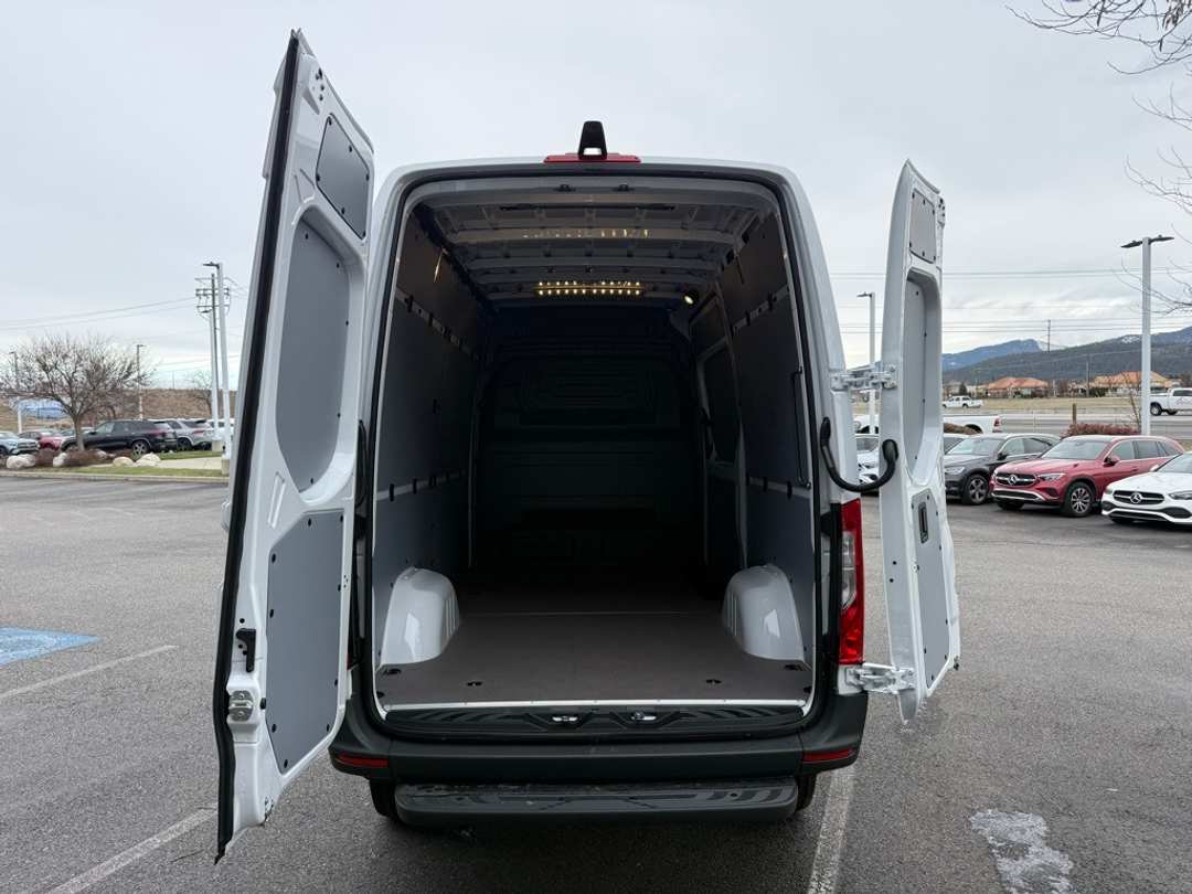 2026 Mercedes-Benz Sprinter 2500 Cargo 144 WB - Image 9