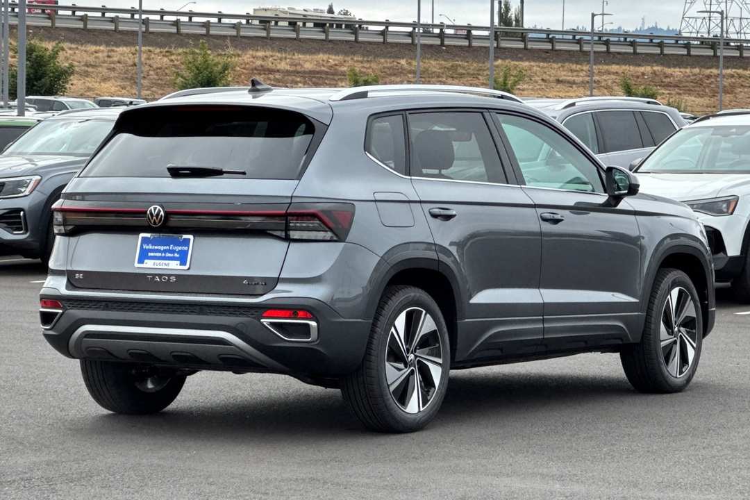 2025 Volkswagen Taos 1.5T SE - Image 3