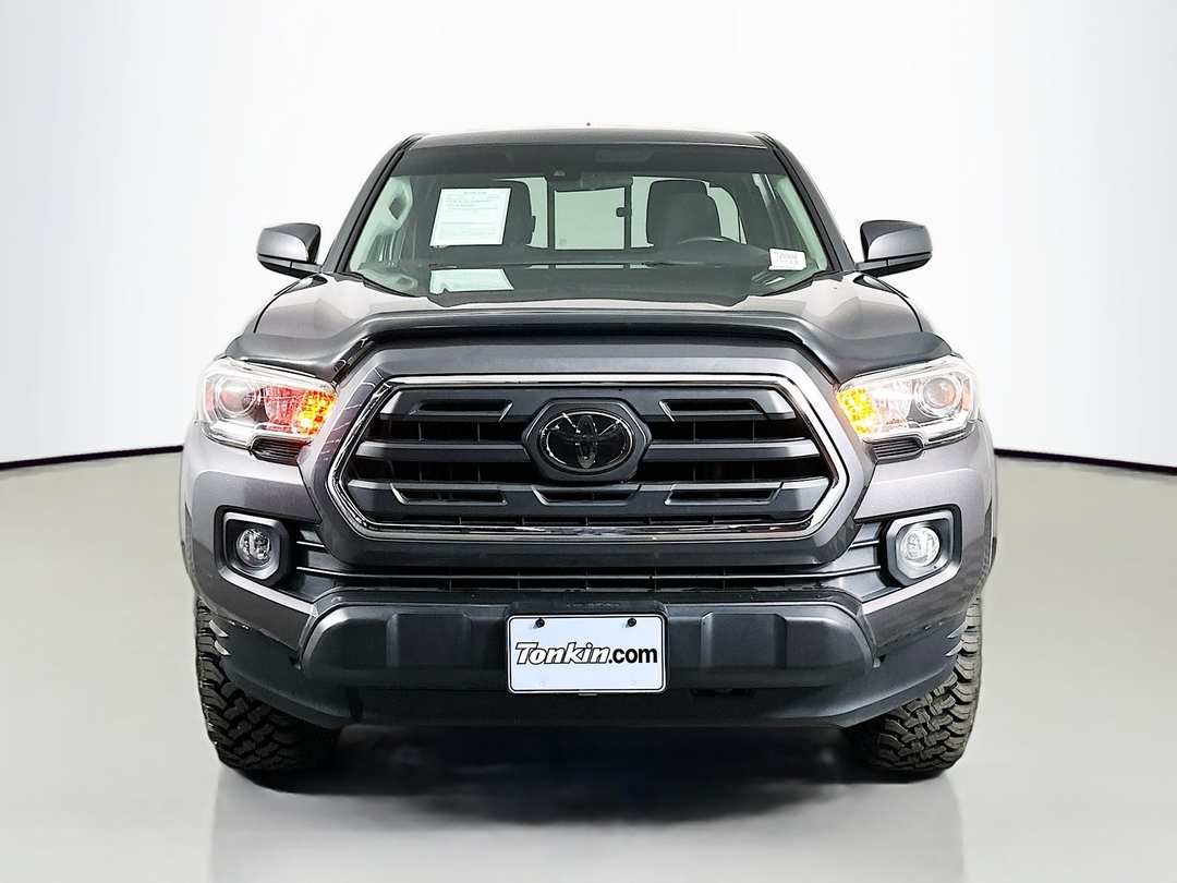 2018 Toyota Tacoma SR5 - Image 2
