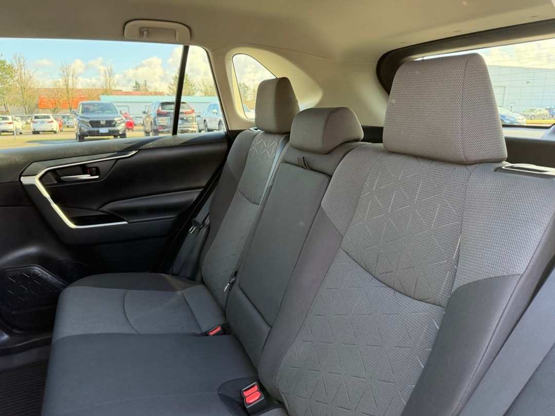 2021 Toyota Rav4 XLE - Image 30