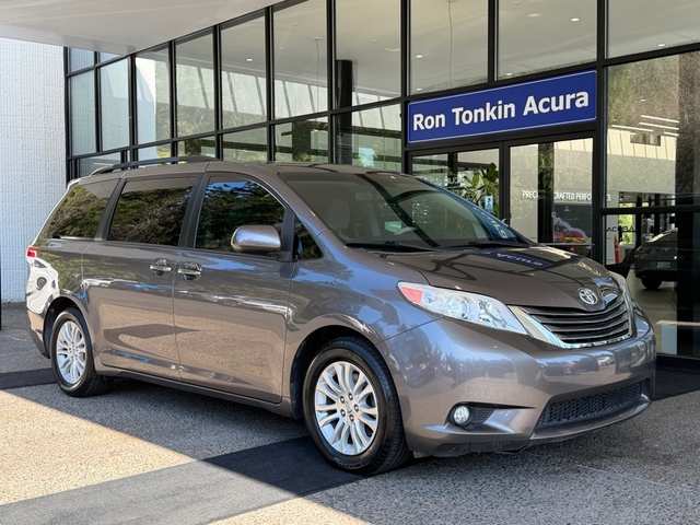 2014 Toyota Sienna XLE