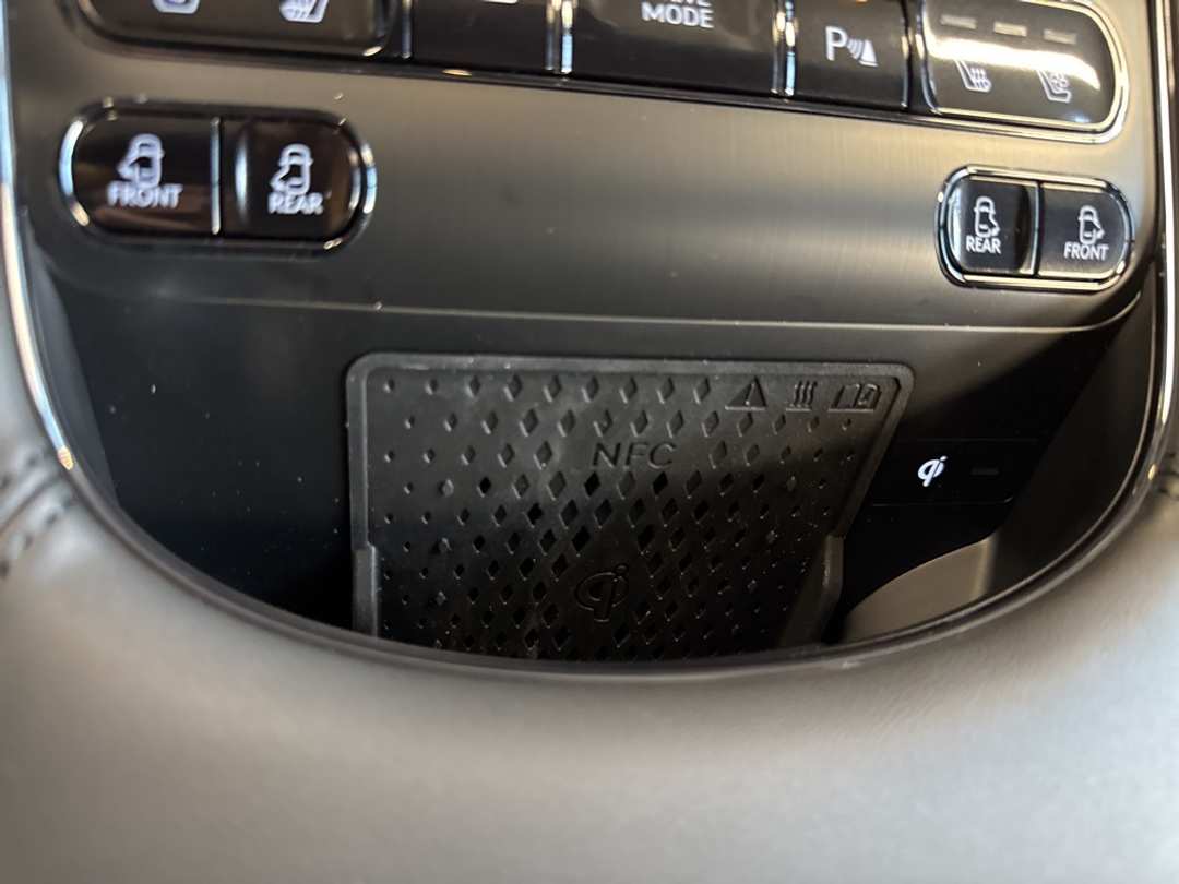 2026 Genesis G90 3.5T eSC - Image 28