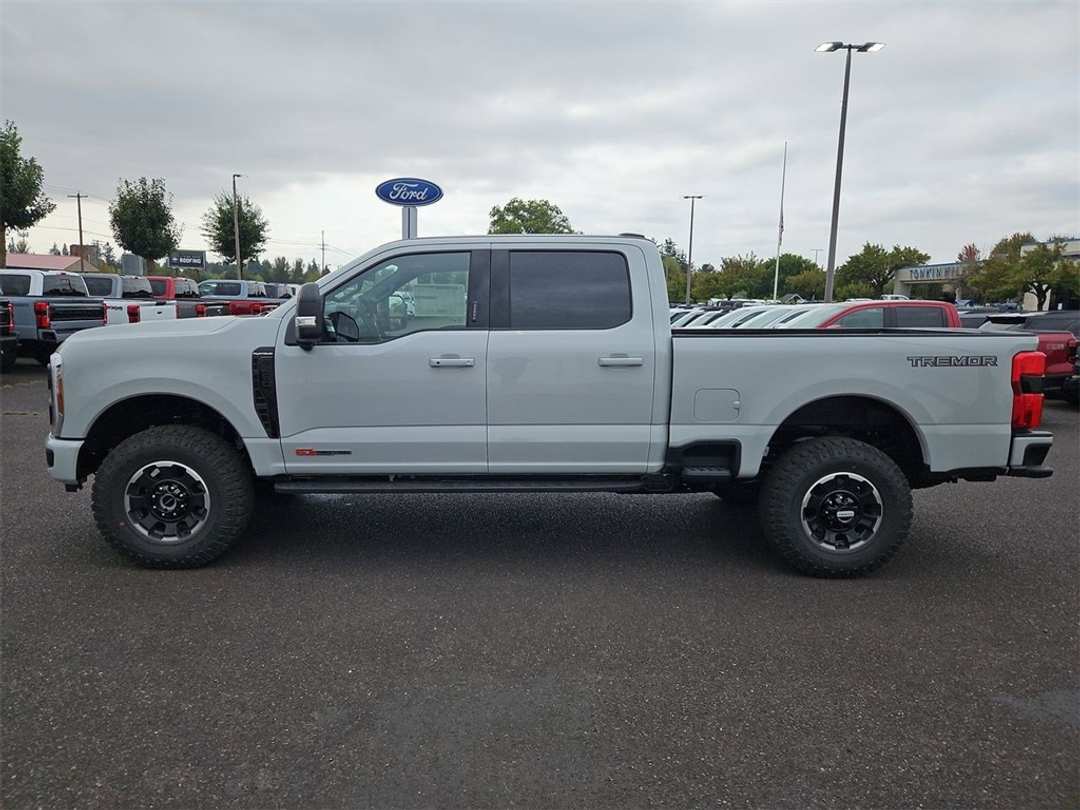 2026 Ford F-250Sd Platinum - Image 2