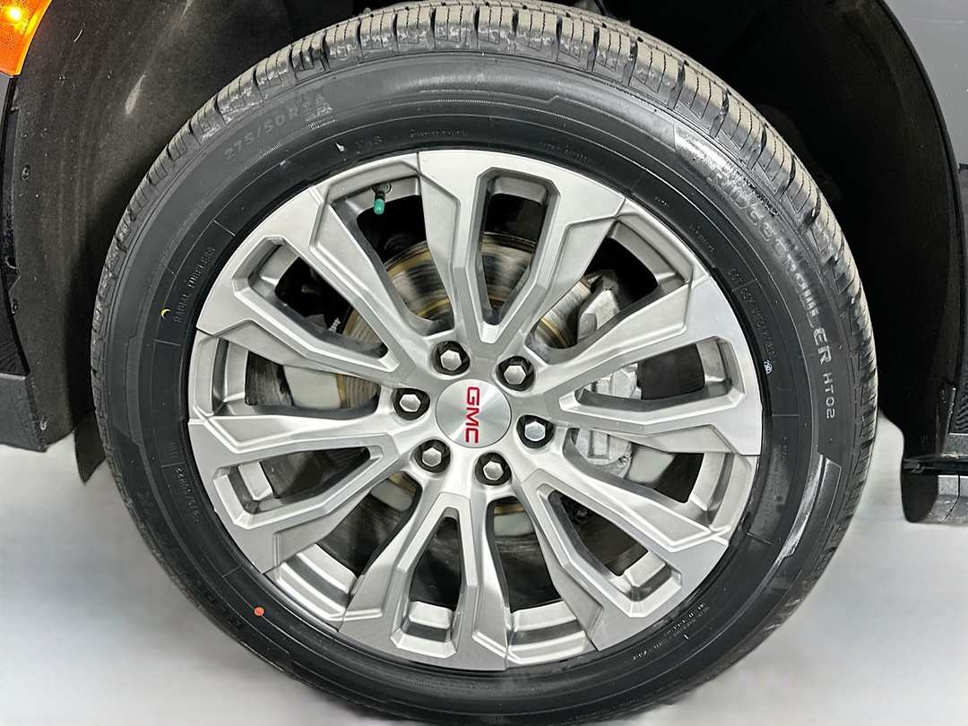 2024 GMC Yukon Denali - Image 35