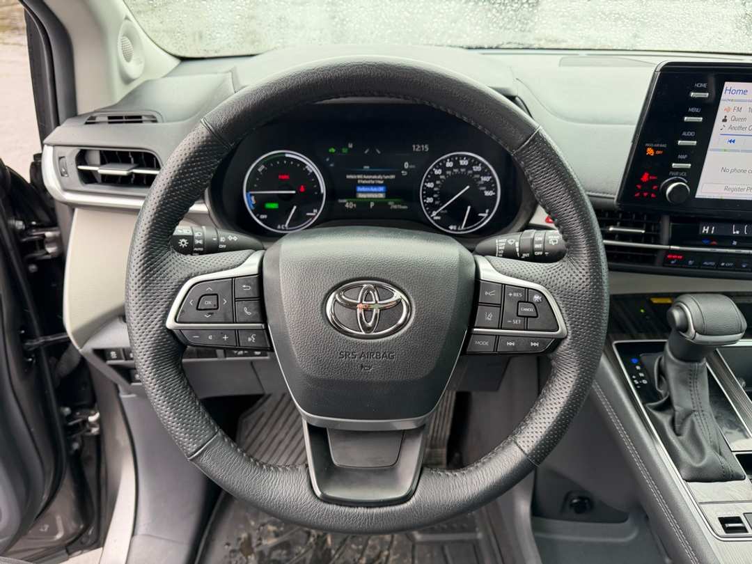 2024 Toyota Sienna Limited - Image 21