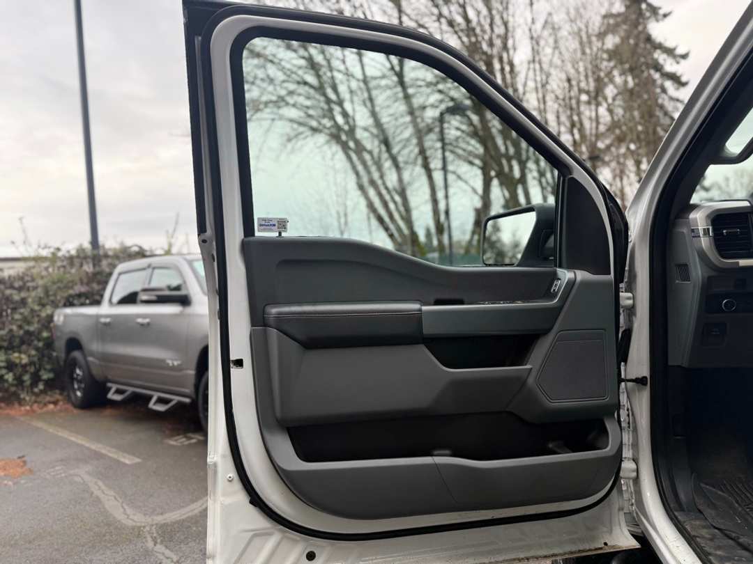 2023 Ford F-150 XLT - Image 28