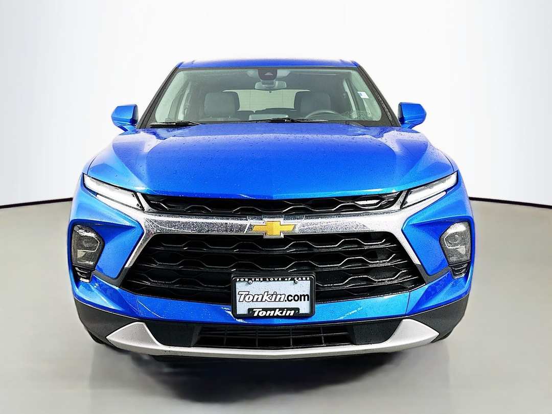 2025 Chevrolet Blazer LT - Image 2