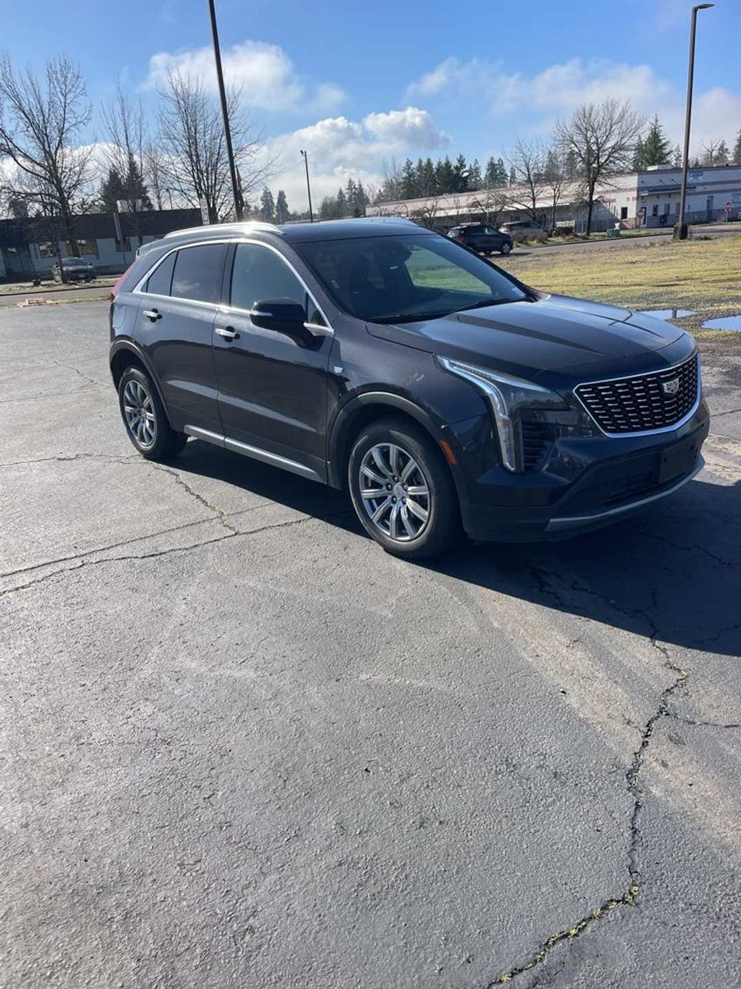 2023 Cadillac Xt4 Premium Luxury - Image 2