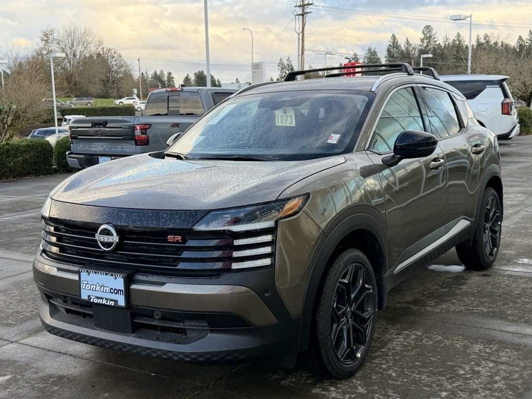 2026 Nissan Kicks SR - Image 4