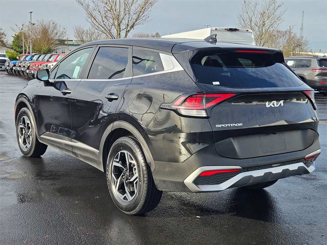 2024 Kia Sportage LX - Image 4