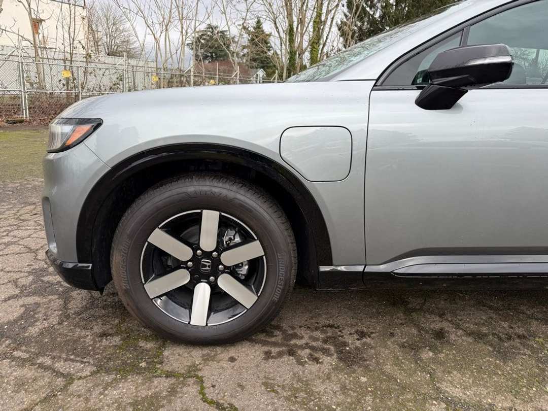 2025 Honda Prologue Touring - Image 5