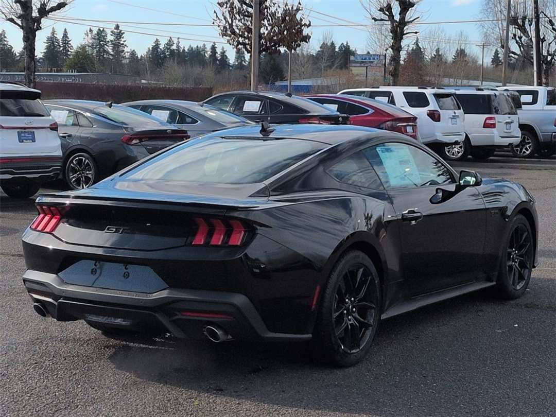 2026 Ford Mustang GT - Image 5