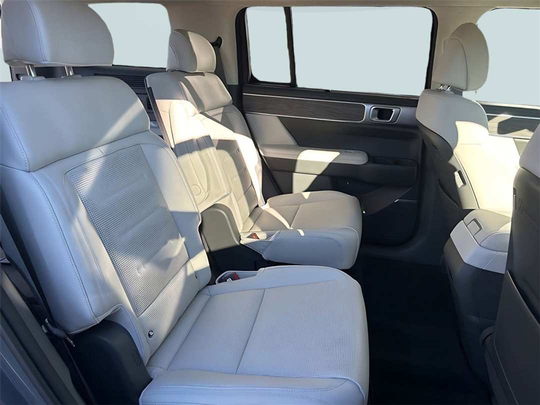 2026 Hyundai Santa Fe Calligraphy - Image 11