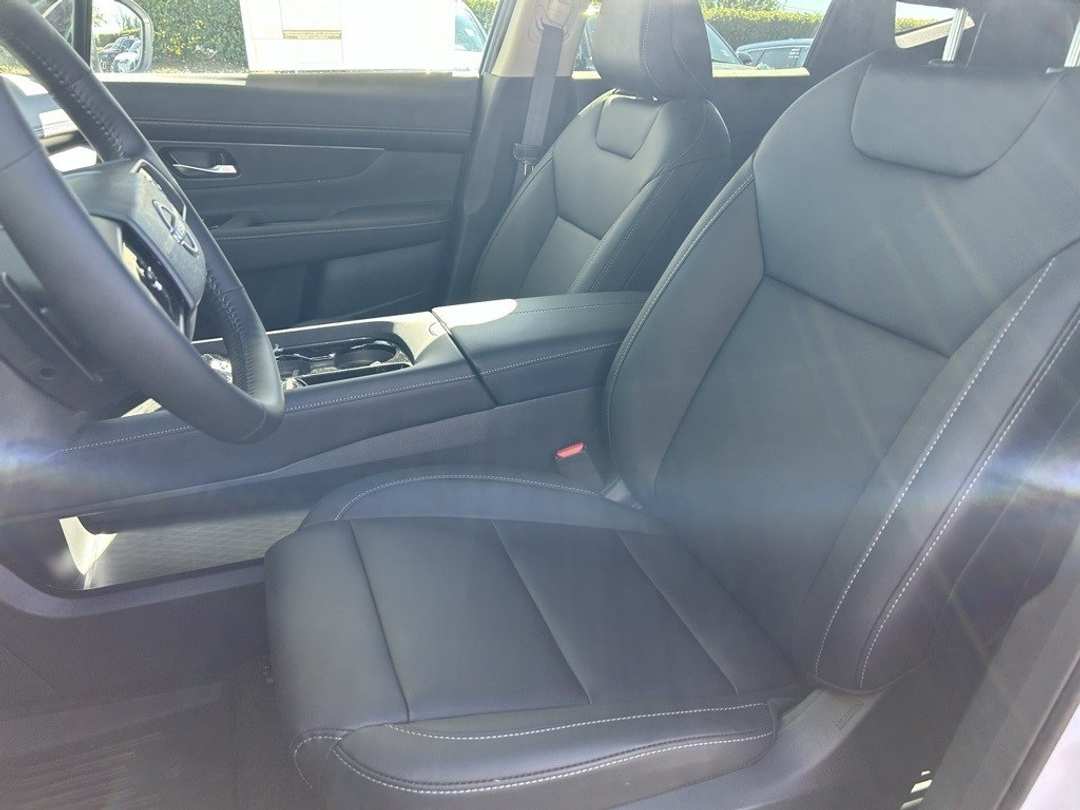 2025 Nissan Murano SV - Image 20