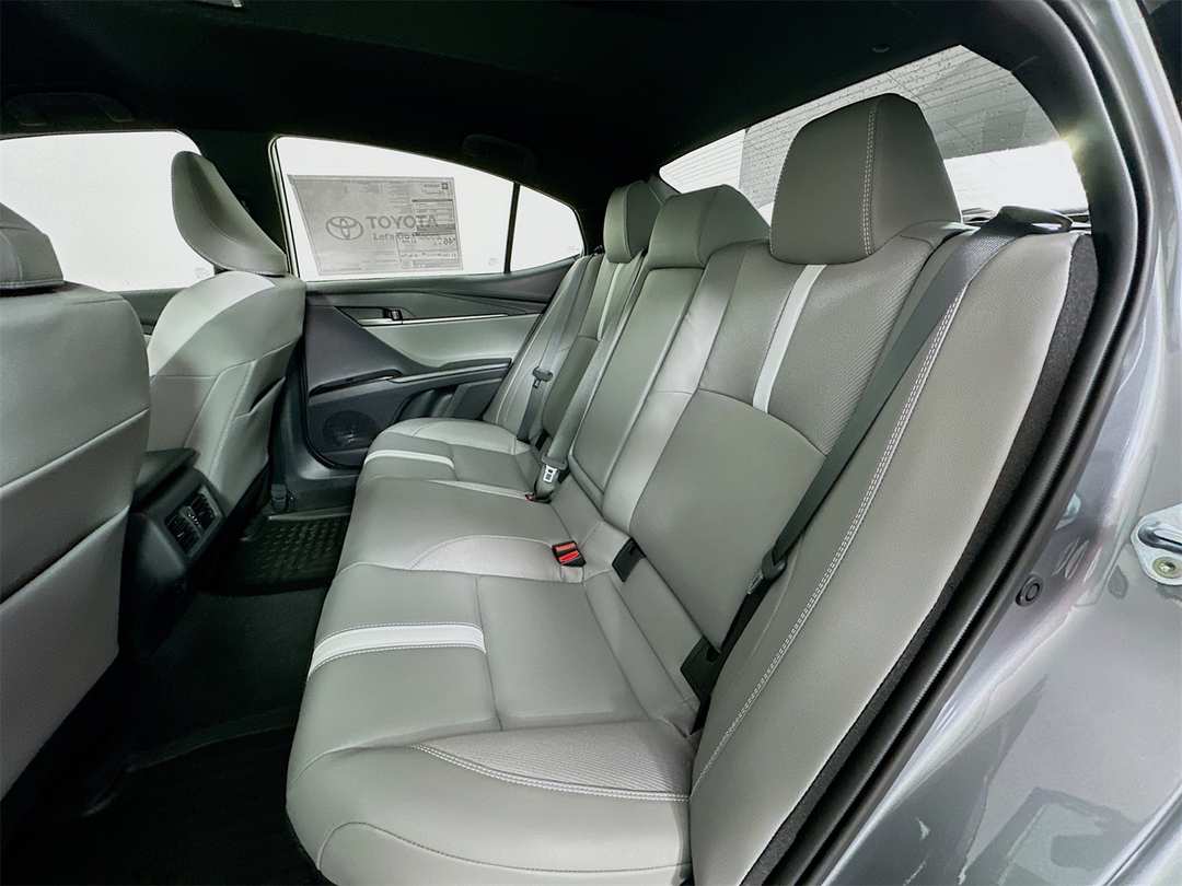 2026 Toyota Camry SE - Image 23