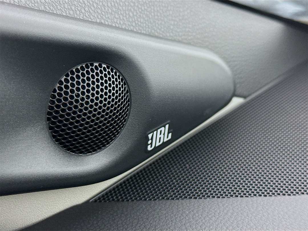 2026 Toyota Prius XSE Premium - Image 19