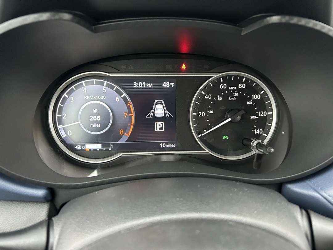 2025 Nissan Versa 1.6 SV - Image 15