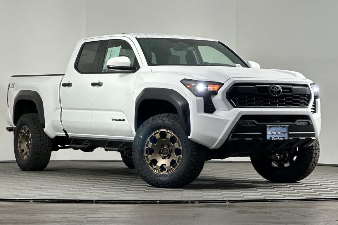 2025 Toyota Tacoma TRD OffRoad - Image 2
