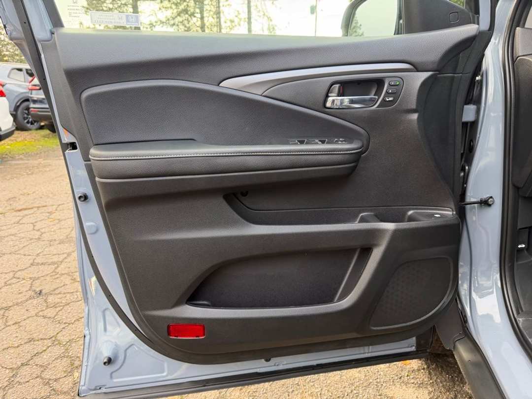 2026 Honda Ridgeline RTL - Image 11