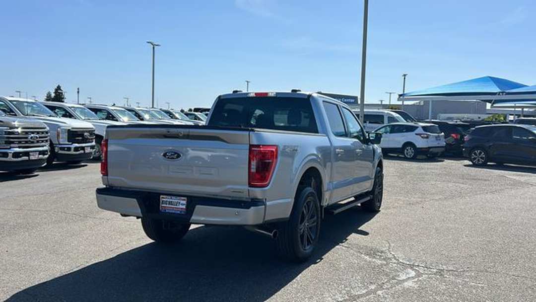 2022 Ford F-150 XLT - Image 3