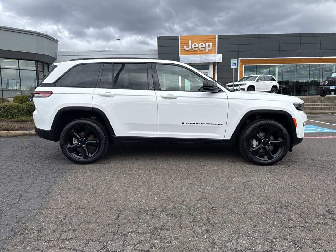 2024 Jeep Grand Cherokee Limited - Image 8