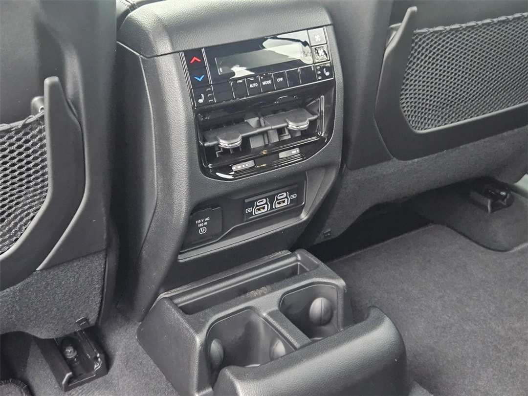 2025 Jeep Grand Cherokee L Limited - Image 28