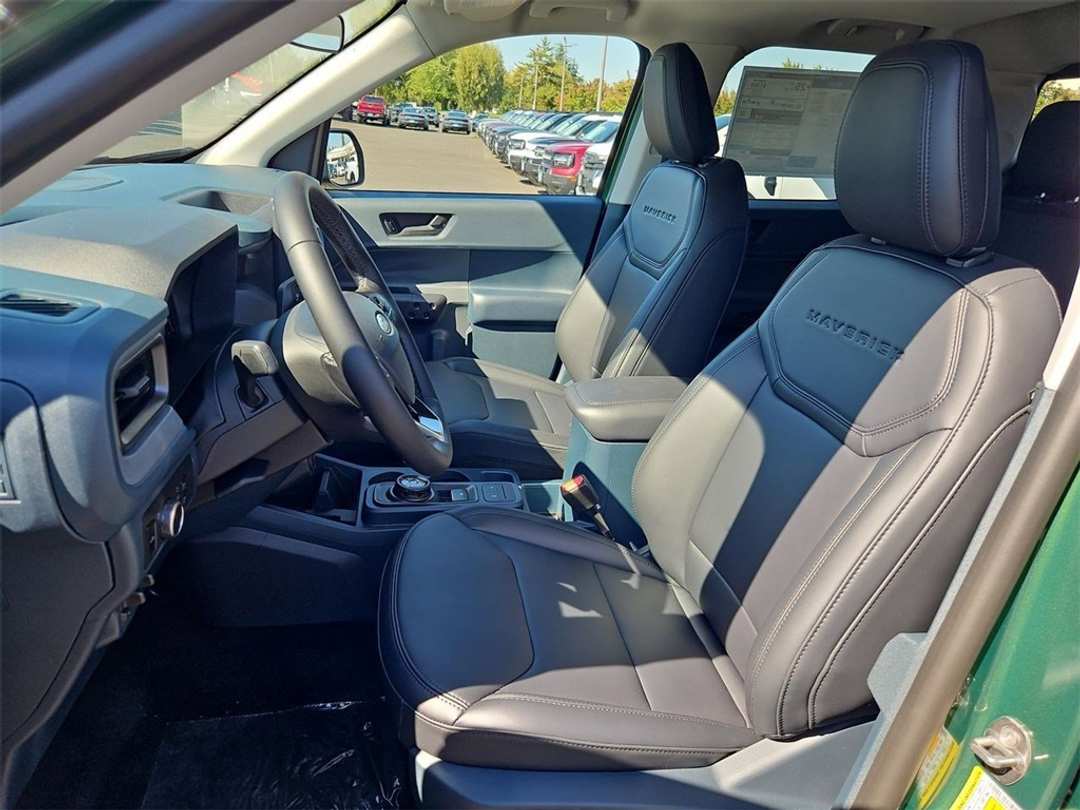 2025 Ford Maverick Lariat - Image 13