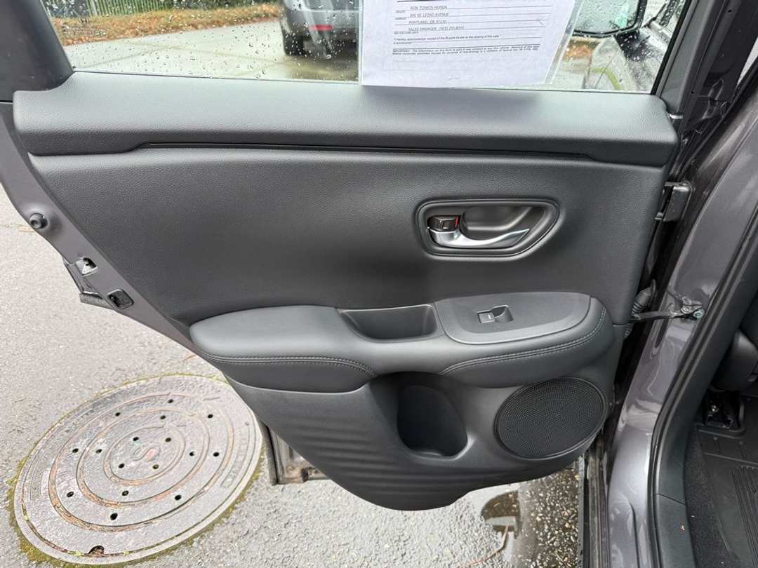 2025 Honda HR-V LX - Image 15