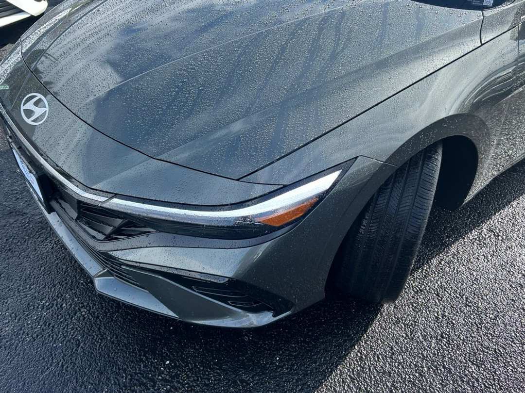 2026 Hyundai Elantra SEL Sport - Image 3