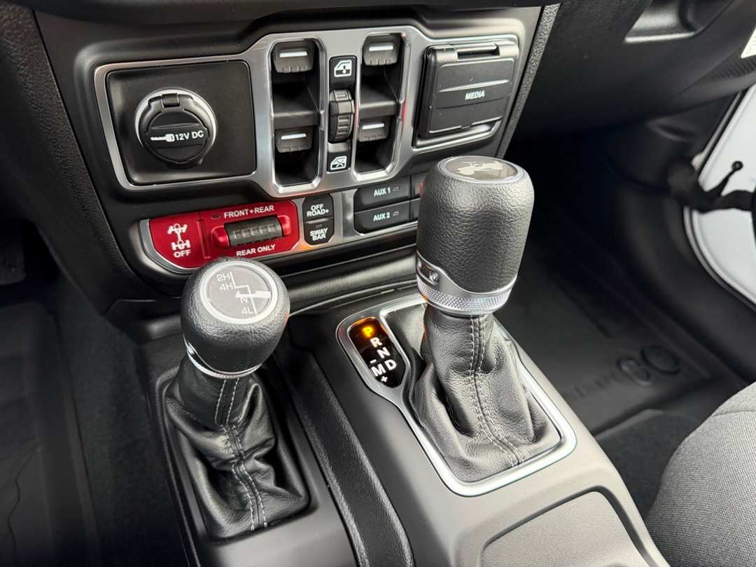 2026 Jeep Wrangler Rubicon - Image 24