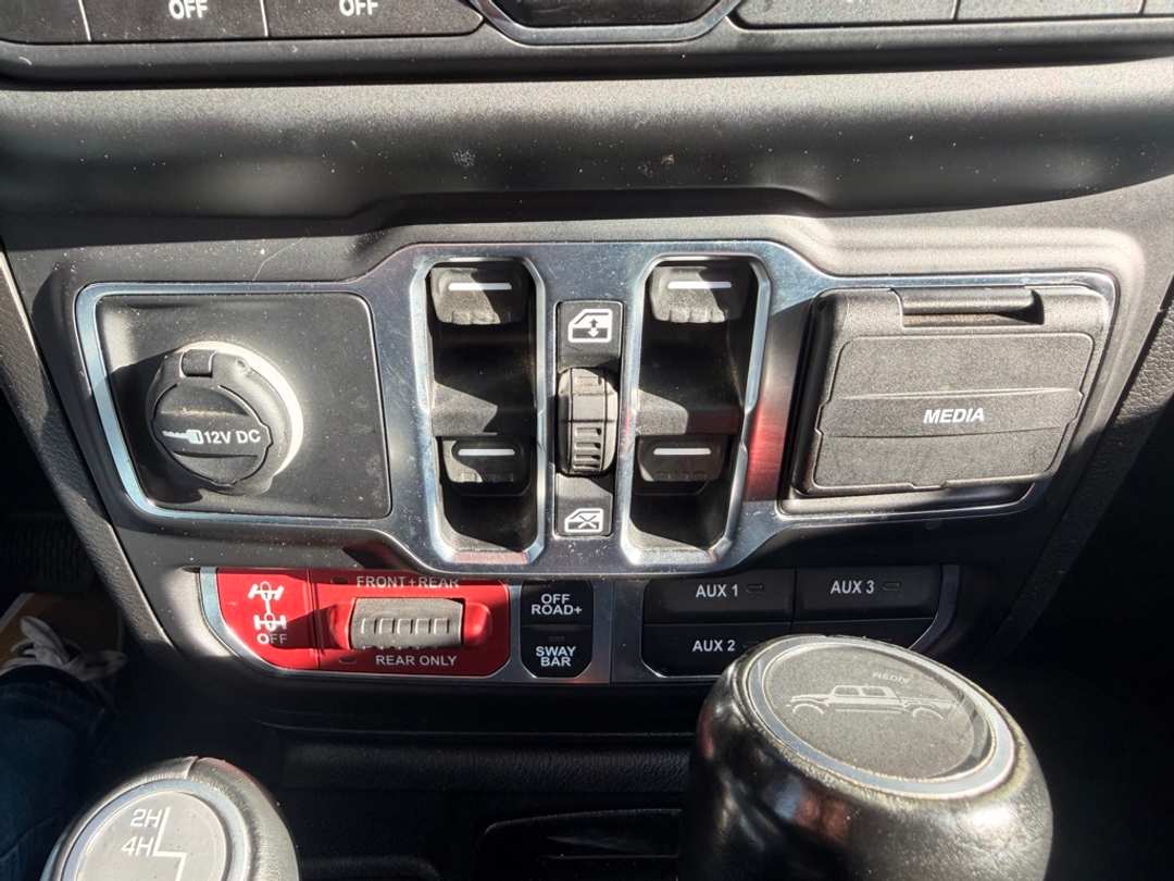 2020 Jeep Gladiator Rubicon - Image 40