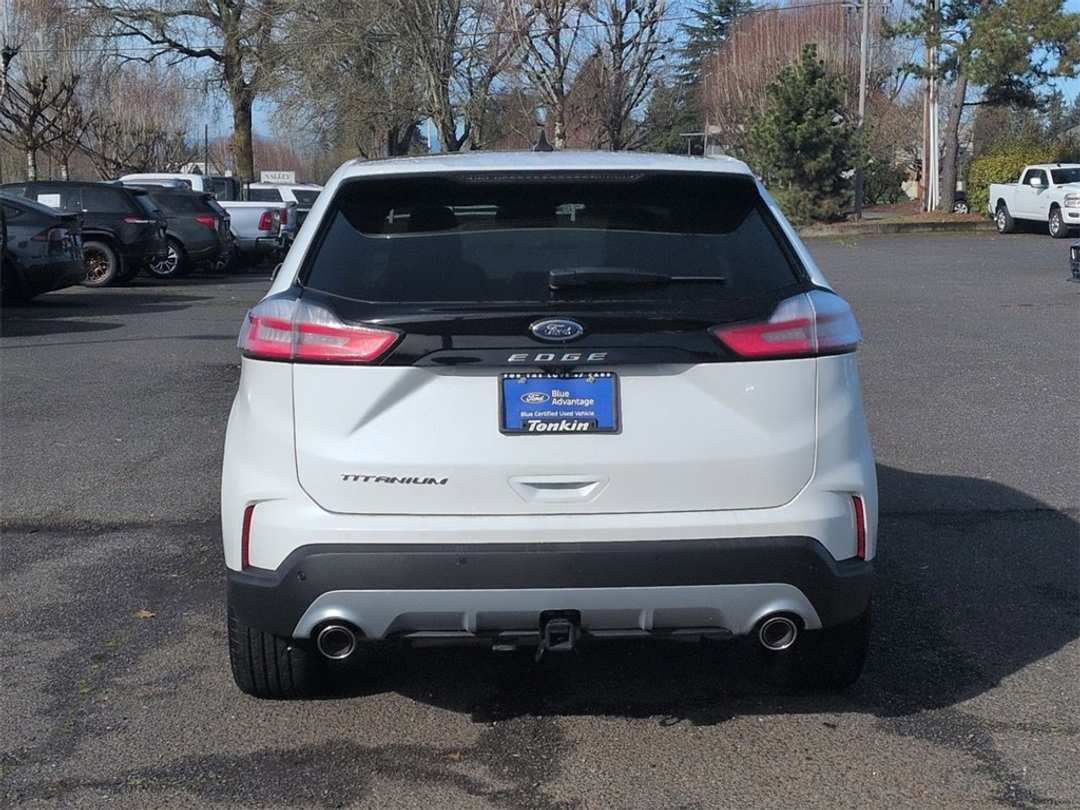 2023 Ford Edge Titanium - Image 4