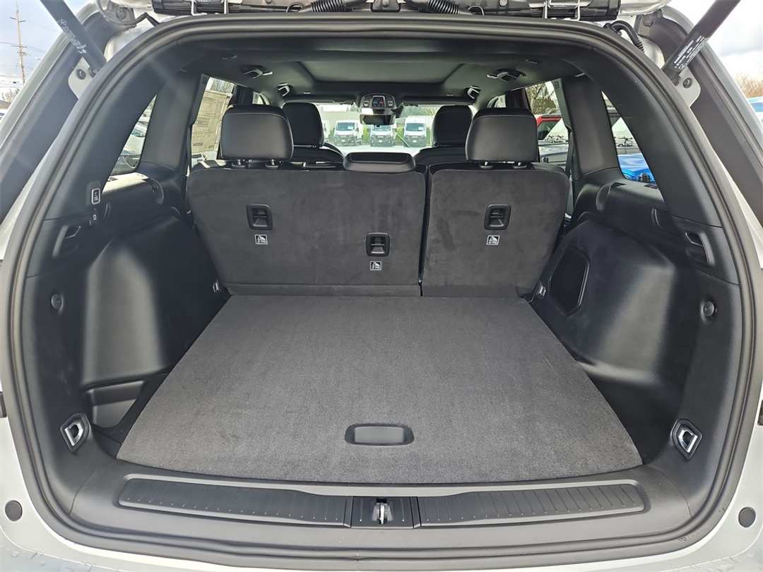 2026 Jeep Grand Cherokee Limited - Image 24