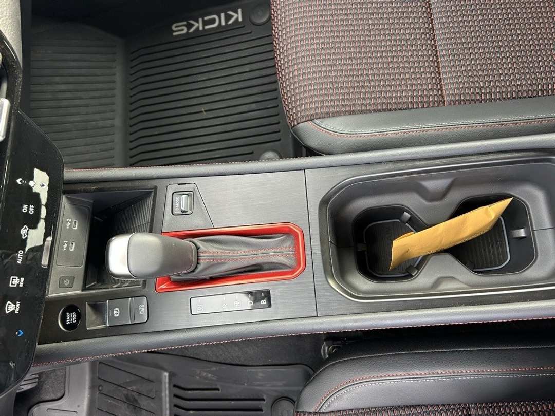 2025 Nissan Kicks SR - Image 17