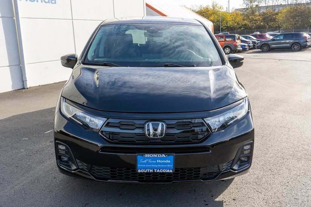 2026 Honda Odyssey Touring - Image 3