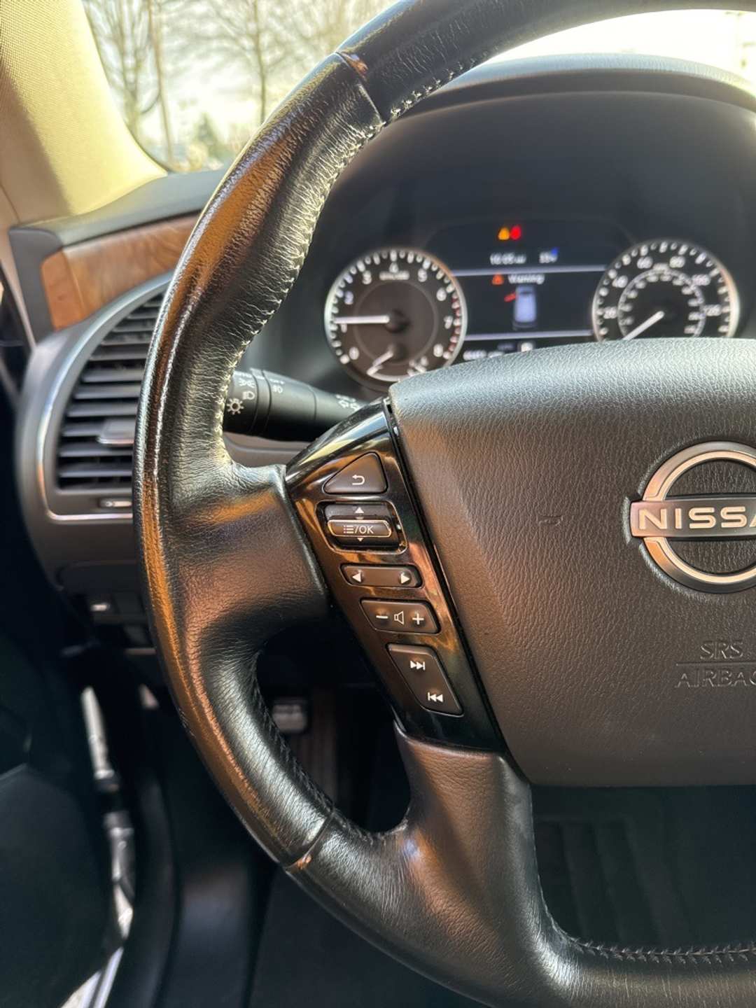 2023 Nissan Armada SL - Image 32