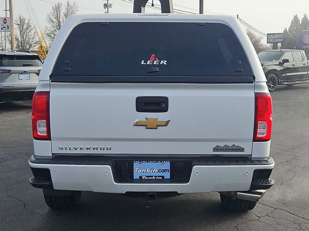 2017 Chevrolet Silverado 1500 High Country - Image 5