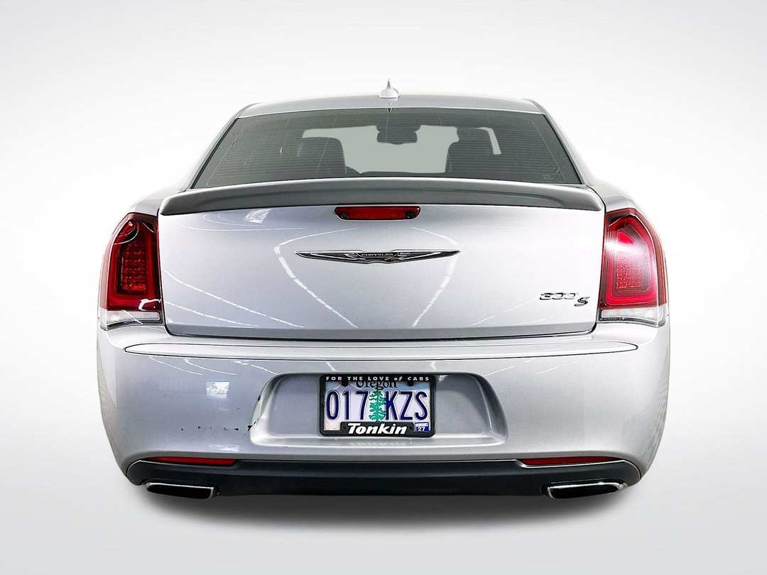 2017 Chrysler 300 S - Image 7
