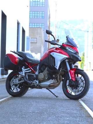 2022 Ducati Multistrada V4 S Travel & Radar