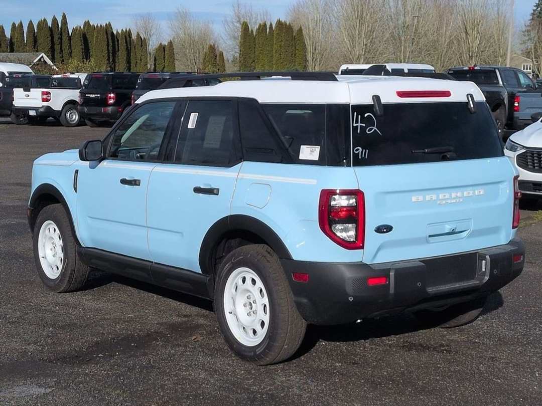 2025 Ford Bronco Sport Heritage - Image 3