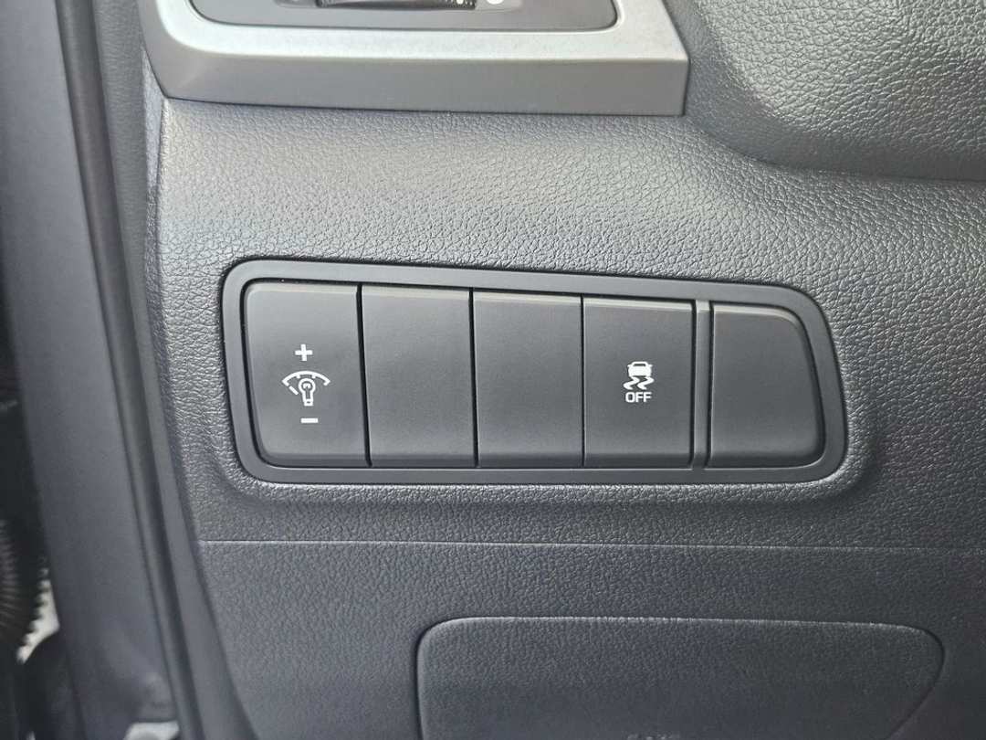 2017 Hyundai Tucson SE - Image 25